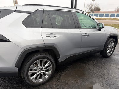 2022 Toyota RAV4 XLE Premium