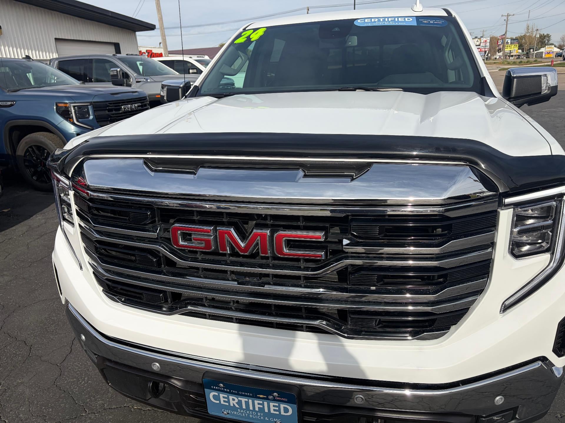 2024 GMC Sierra 1500 SLT